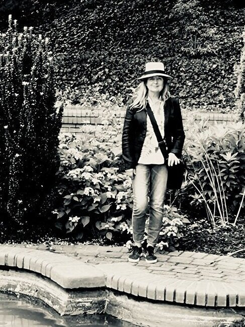 Deborah Hill artist portrait