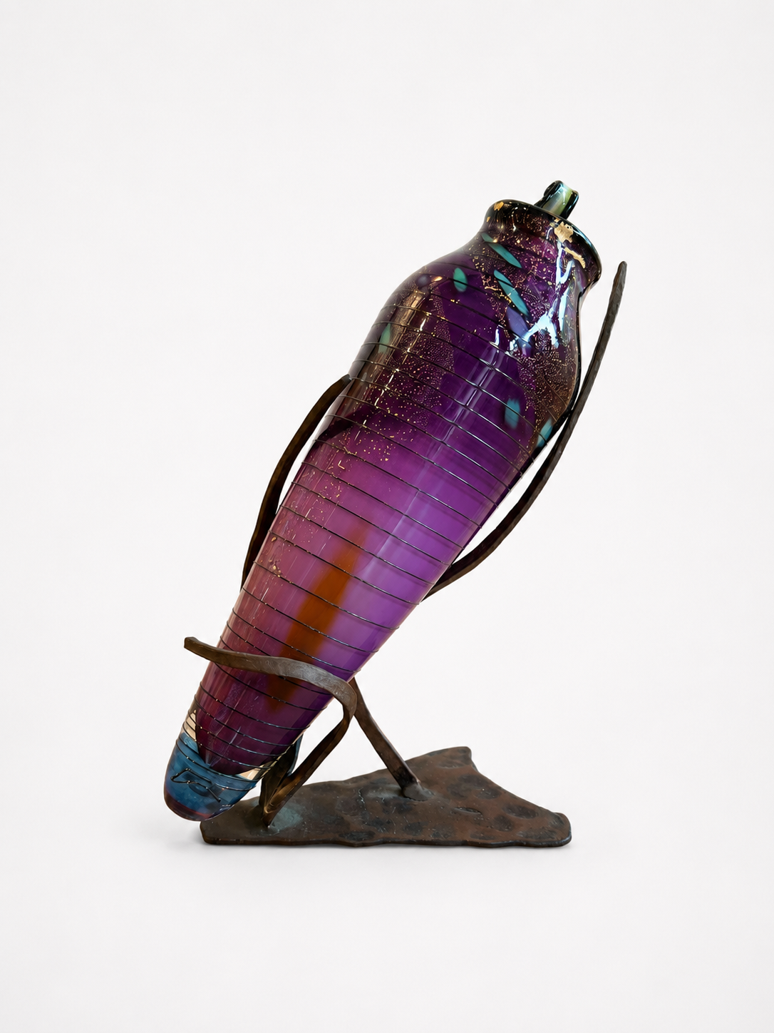 Amethyst Shell with Stand